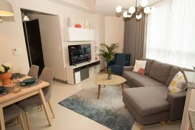 Image de Cozy Suite w/ Balcony/Fast WiFi across Mitsukoshi Mall & Uptown Mall