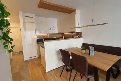 Image de Luxuriöse Wohnung mit Garten & Terrasse in Seenähe