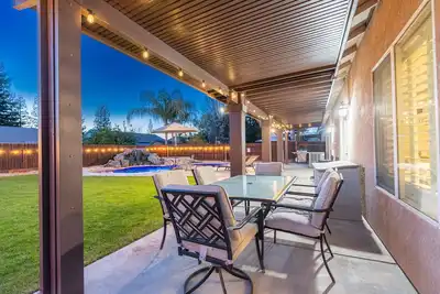 Image de Beautiful Home with Pool & Hot Tub close to National Parks