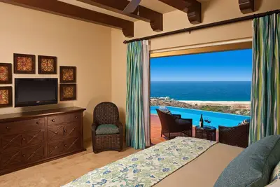 Image de Luxury 3 bedroom villa sleeps 8-10. Private pool and Jaccuzi