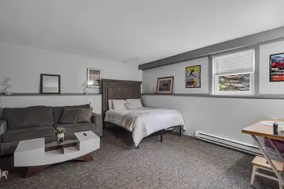 Image de Two Bedroom Suite - 5 minute walk from downtown Ellicottville - Timberline Lodge