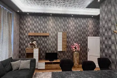 Image de Modern 3 Bedroom on Shopping Street on Perfect Location-