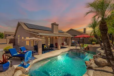 Image de Resort Style Home, Private\"Heated Pool\", Near Phoenix. Putting Green, Pool Table.