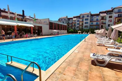 Image de Cozy 1-bedroom Apartment with Pool