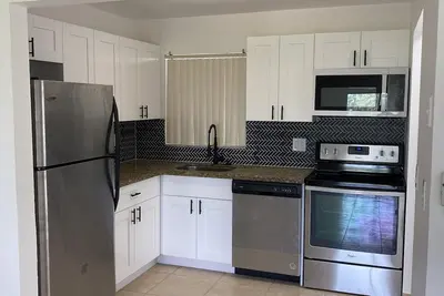 Image de Entire Davie Apartment