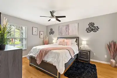 Image de 3 Bedroom Bliss With Water and Conservations Views