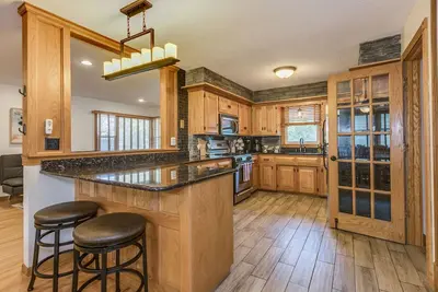 Image de 5 Br+ Yard. Close drive to New Brighton, Roseville, Shoreview