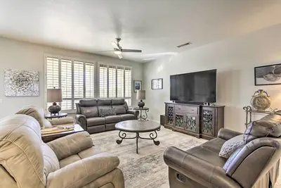 Image de Surprise Home in 55 + Community w/ Pool Access