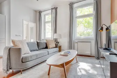 Image de Historic Landstraße 2br w/ Elevator, nr U3, by Blueground