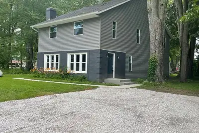 Image de Lake House on the Island - Located in Central Ohio