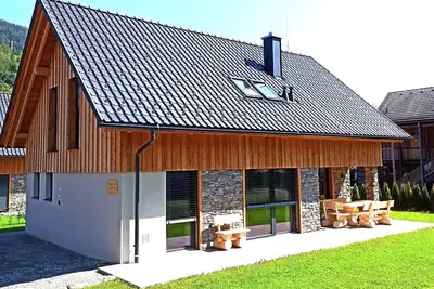 Image de Chalet luxueux avec sauna, bain et jardin