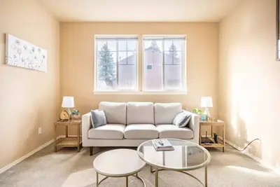 Image de 2 Bedrooms Home Retreat Old Mill Bend Near Downtown