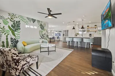 Phoenix Home I Heated Pool & Putting Green