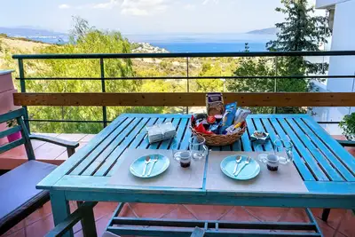 Image de Τhree-storey maisonette with a wonderful view of the Saronic sea