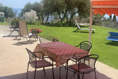 Image de Sea View House is Illuminated by the sun's rays and the moon in an oasis of relaxation.