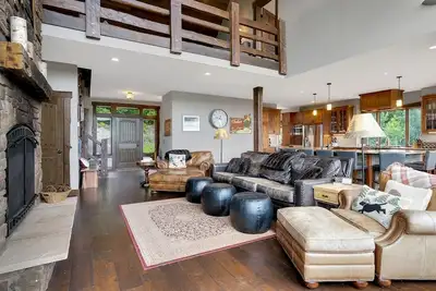 Image de The Peak Retreat | 5 Bed, 4. 5 Bath