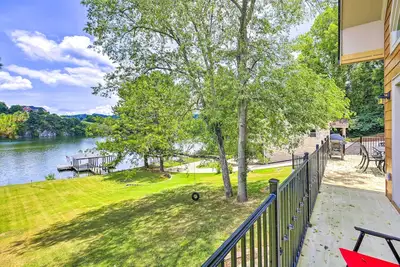 Image de Waterfront Piney Flats Home w/ Private Dock!