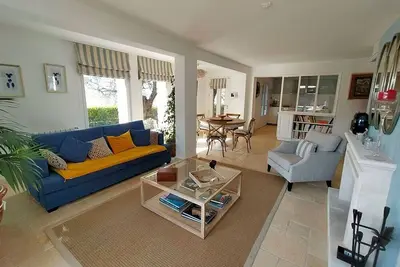 Image de A pieds au village, maison en pierres avec vue panoramique!