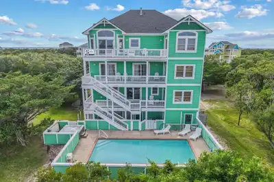 Image de Soundside Dog Friendly Home w/ Private Pool, Hot Tub, Elevator, and Game Room