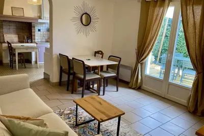 Image de Maison pour 2 adultes + 2 enfants, à 30 min de l’océan et 5 min d'un grand lac!