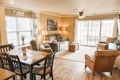 Image de Beautiful 2br/2ba Condo. Holiday Hills Near Branson Landing/No Stairs