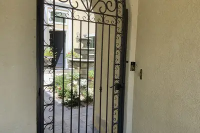 Image de Guard gated community, spacious, clean and updated Available for Balloon Fiesta
