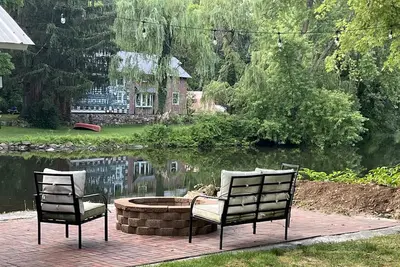 Image de Entire House on the River