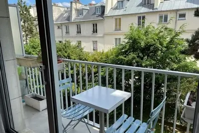 Image de Bright and Quiet large studio Bouchardon Street