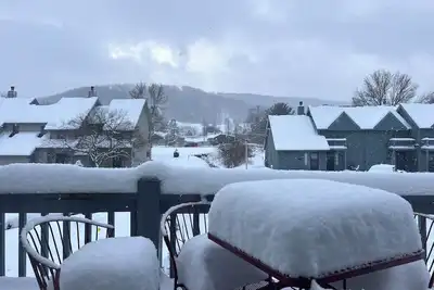 Image de ❄️Red Stove Retreat @Wildflower - Holiday Valley❄️ Shuttle or Walk to Ski Lift