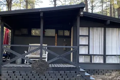 Image de Pine Country Cabin -walking distance to town!