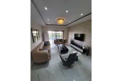 Image de Stylish 2 Bedroom Penthouse #12