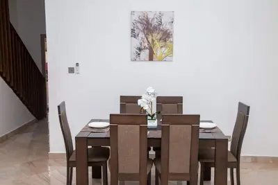 Image de Elegant Four Bedroom Apartment
