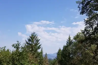 Image de Grants Pass Hillside Retreat w/View Mins from Everything