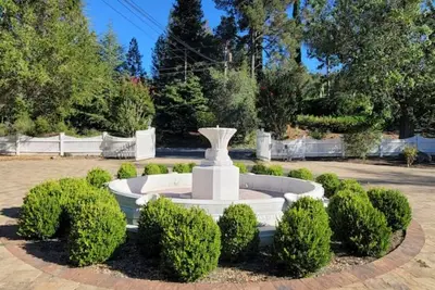 Image de Exclusive Estate in the Heart of Sv, Near Stanford