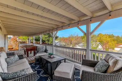 Image de The Trailhouse • Covered Deck🏖Views🌄 Foosball⚽️