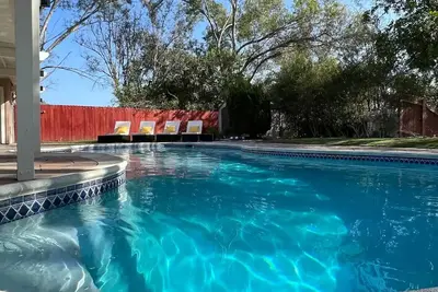 Image de Peaceful Pool Oasis in the Heart of Oceanside