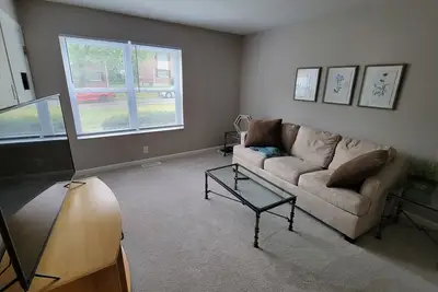 Image de Convenient Newly Renovated Ballwin 2 Bedroom Condo