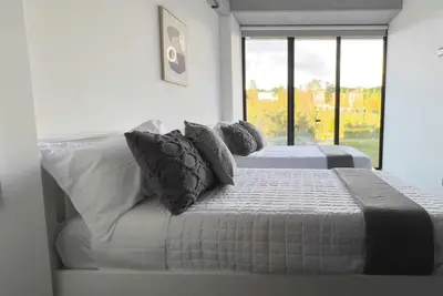 Image de Beautiful 2 Bedroom Apartment 5 min walk from Cayala