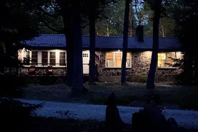 Image de Charming French-Country Home w/ Hot Tub & Ev Charger Near Bruce Trail