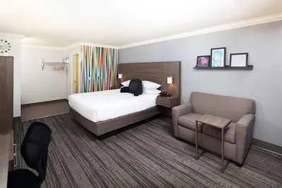 Image de Relax and Unwind in Signature Temecula! Free Parking, Pool, Near Garage Brewing