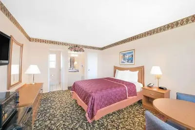 Image de Relaxing Stay in Knights Inn Laura Lodge Pecos! Onsite Pool, Free Parking