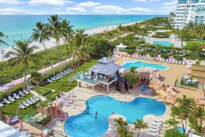 Hotel Amenities ⭐️⭐️⭐️⭐️⭐️🏝🏖Full condo directly on the Beach w Gym, Steam and Sauna