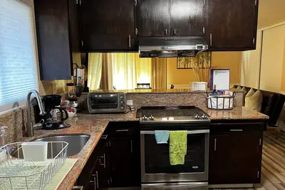 Image de Comfortable, convenient 4br 2ba apt in Alameda