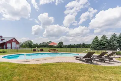 Image de Private Family Retreat, Pool, Pickleball, 10 acres, 15 Min. from Rochester