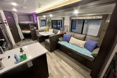 Little home on wheels! Rv with free parking on premises