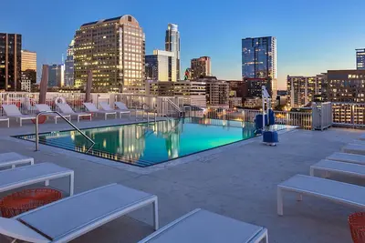 Image de 1br Condo in Downtown Austin - Walk to West 6th! \n