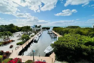Image de Ocean View Overlooking Marina Ocean Pointe 5305