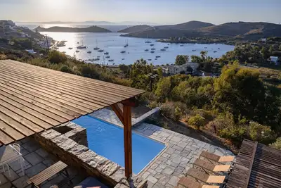 Image de ☀️Holiday & nomad house great 🌊🌅 view sleeps 8 w/fireplace & pool Kea Cyclades
