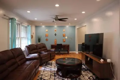 Image de Quiet&big 3bdr apartment near lake & golf course