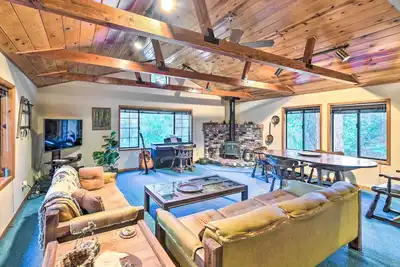 Image de Near Fishing & Hiking: Pioneer Cabin w/ Decks